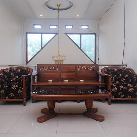Urbanview Hotel Pondok Anggun Yogyakarta By Reddoorz Maguwo Exterior photo