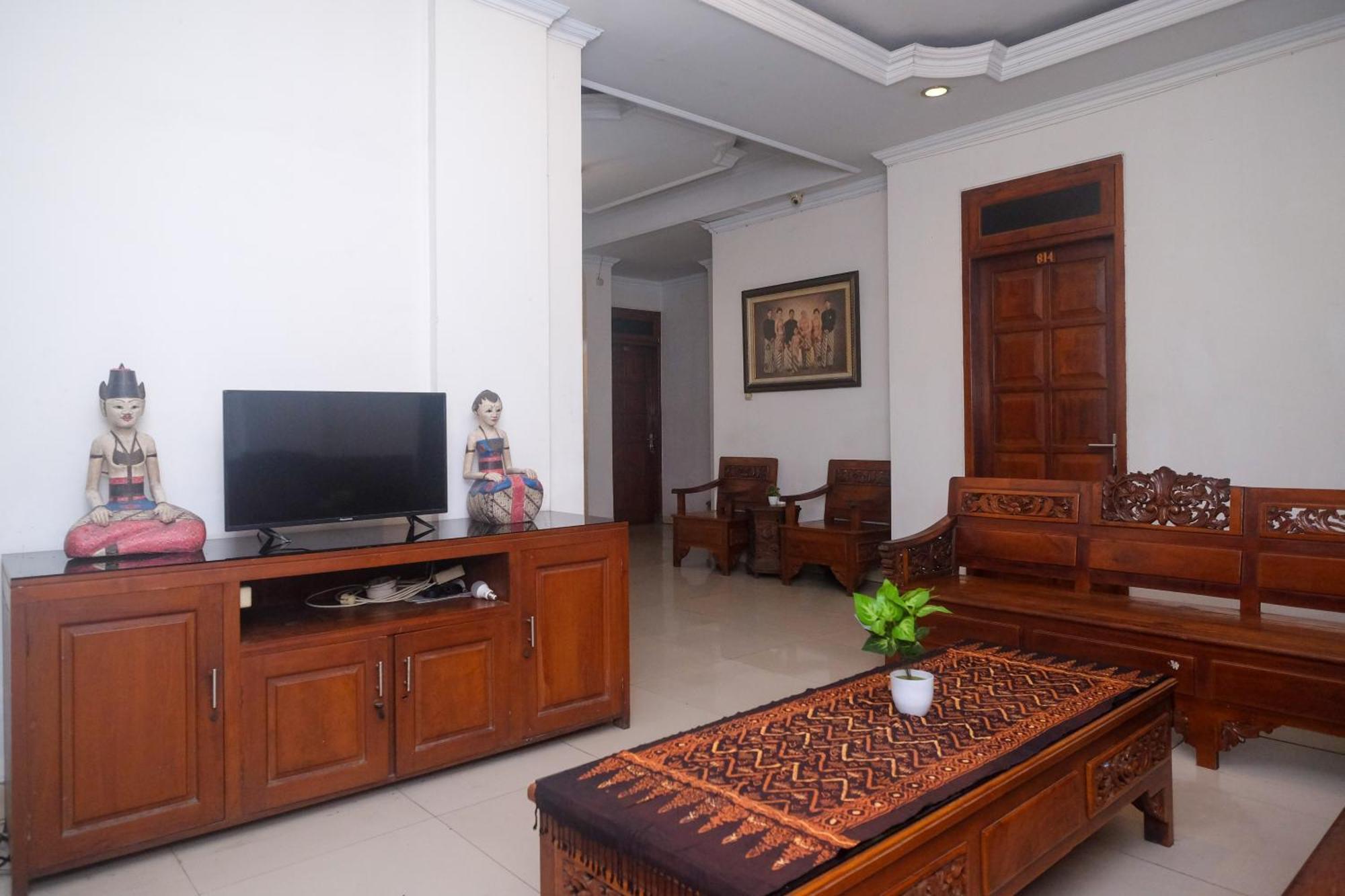 Urbanview Hotel Pondok Anggun Yogyakarta By Reddoorz Maguwo Exterior photo
