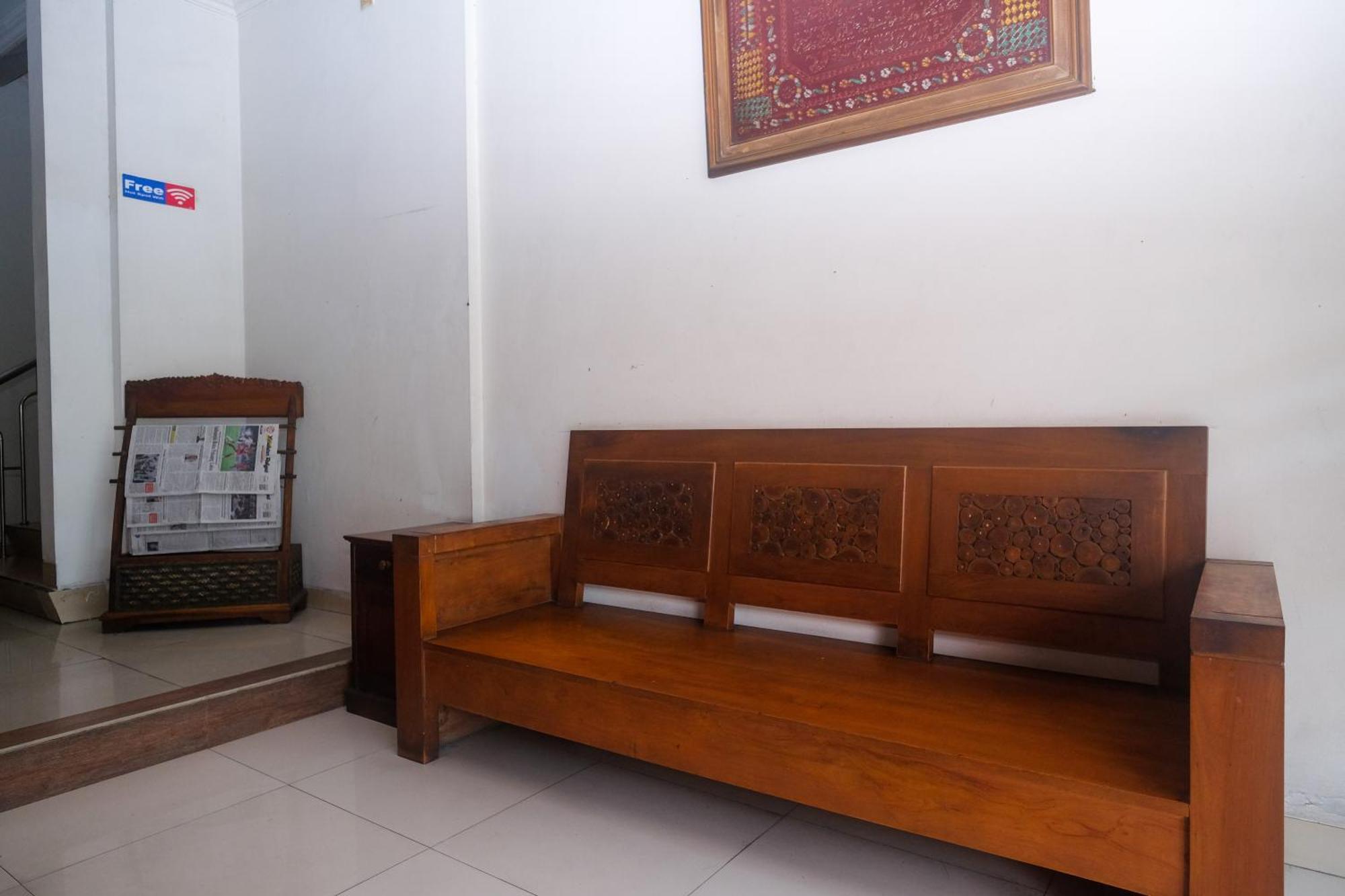 Urbanview Hotel Pondok Anggun Yogyakarta By Reddoorz Maguwo Exterior photo