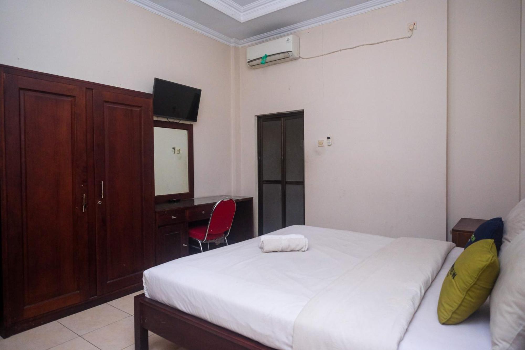 Urbanview Hotel Pondok Anggun Yogyakarta By Reddoorz Maguwo Exterior photo