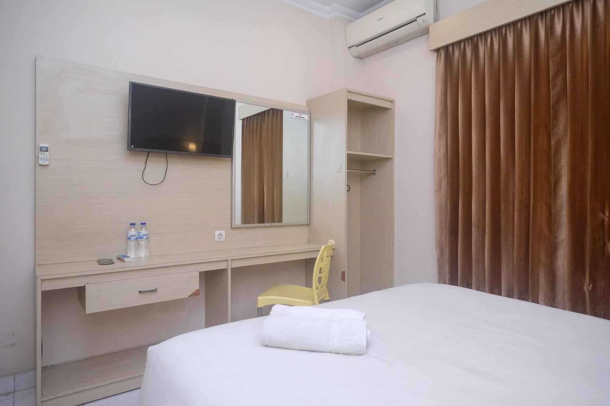 Urbanview Hotel Pondok Anggun Yogyakarta By Reddoorz Maguwo Exterior photo